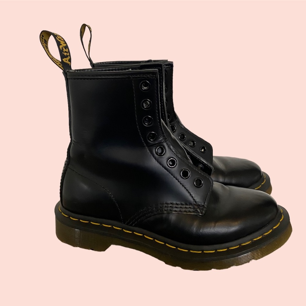 Dr. Marten’s 1460 Smooth Leather Lace Up Boots Size 5